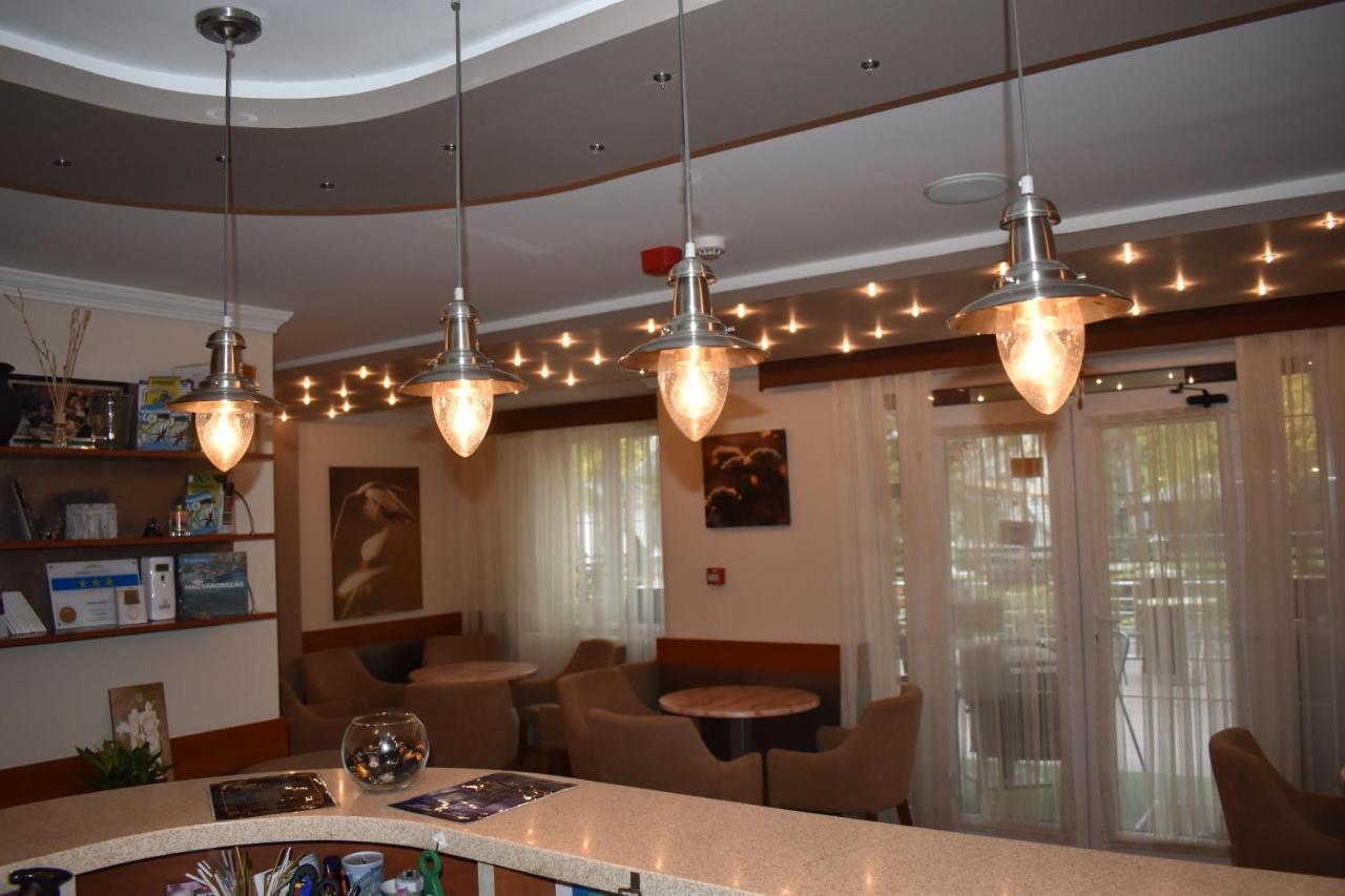 Hotel Pavai Hajdúszoboszló Екстериор снимка