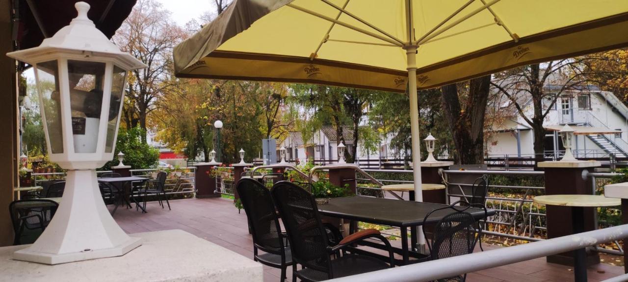 Hotel Pavai Hajdúszoboszló Екстериор снимка